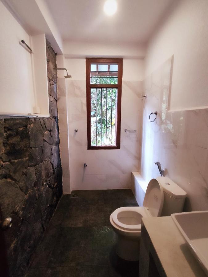 Mandara Rest Bed & Breakfast ฮิกคาดูวา ภายนอก รูปภาพ