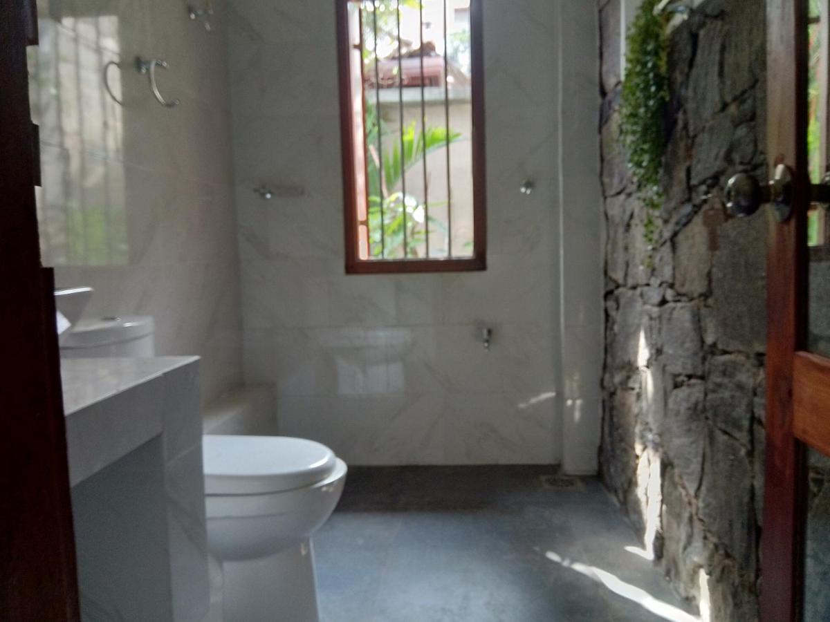Mandara Rest Bed & Breakfast ฮิกคาดูวา ภายนอก รูปภาพ